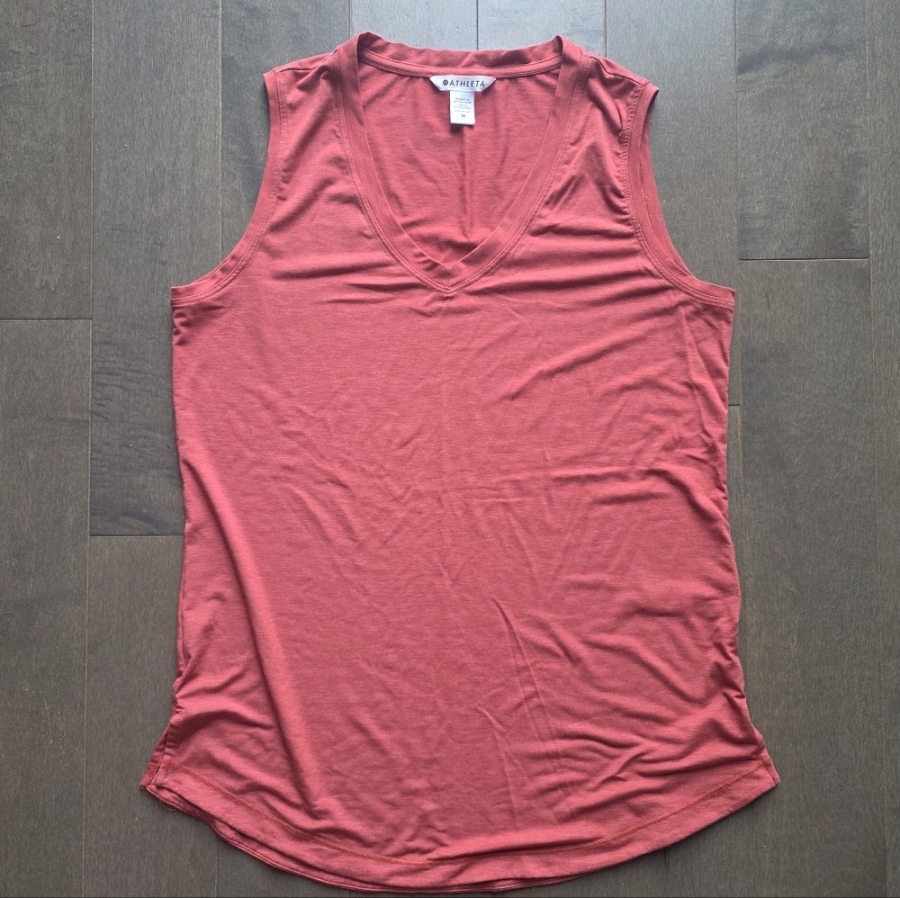 Athleta Essential V-Neck Tank Top Size Medium